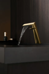 SIETE Monomando de Lavabo s/repisa OroCepilladoPVD MARTI 1921